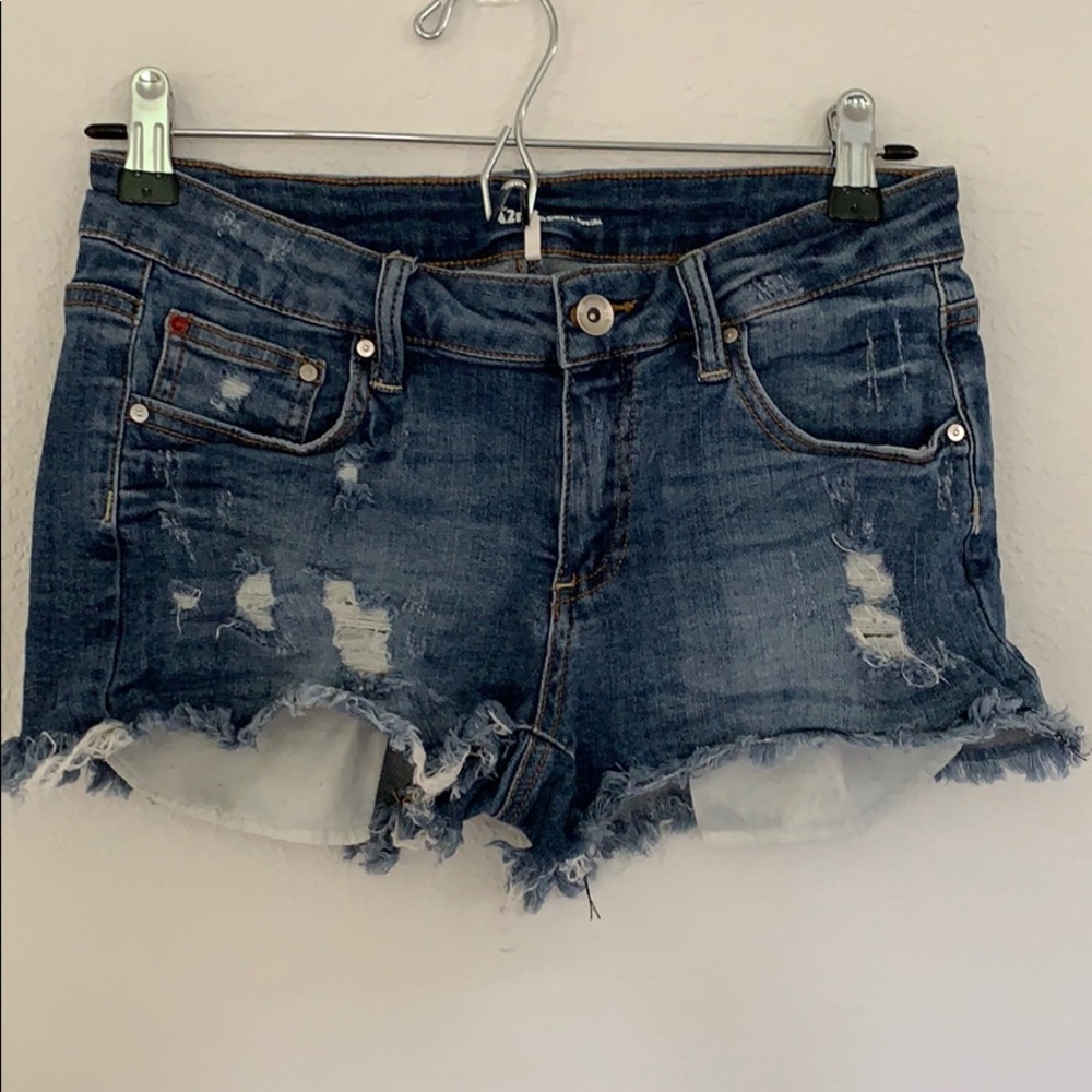 VICI distressed denim shorts